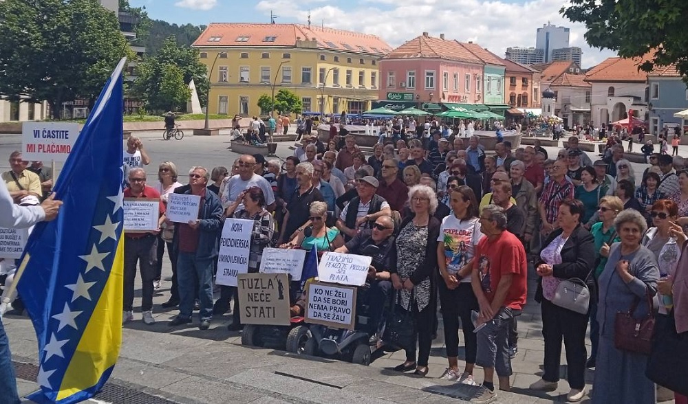 Pritisak na Vladu FBiH: Penzioneri traže veće penzije ili izlaze na ulice