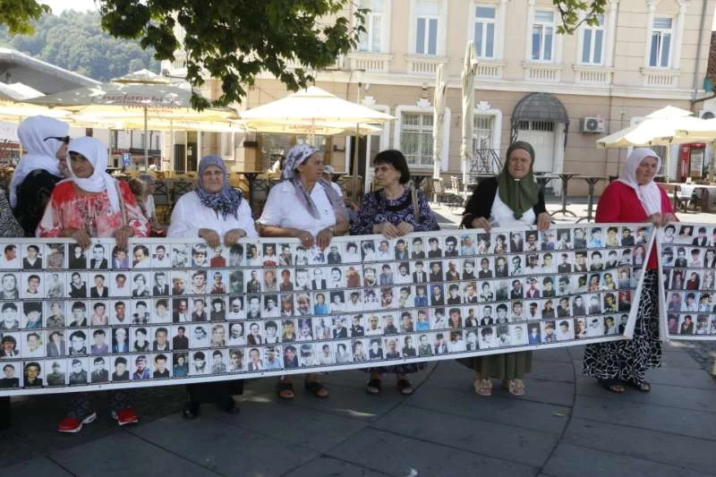 Tri decenije poslije – majke Srebrenice i dalje traže istinu i pravdu