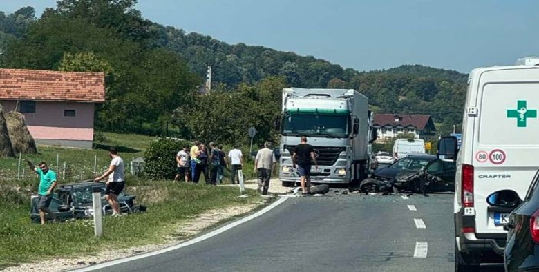 Teška nesreća kod Srebrenika, povrijeđeno više osoba