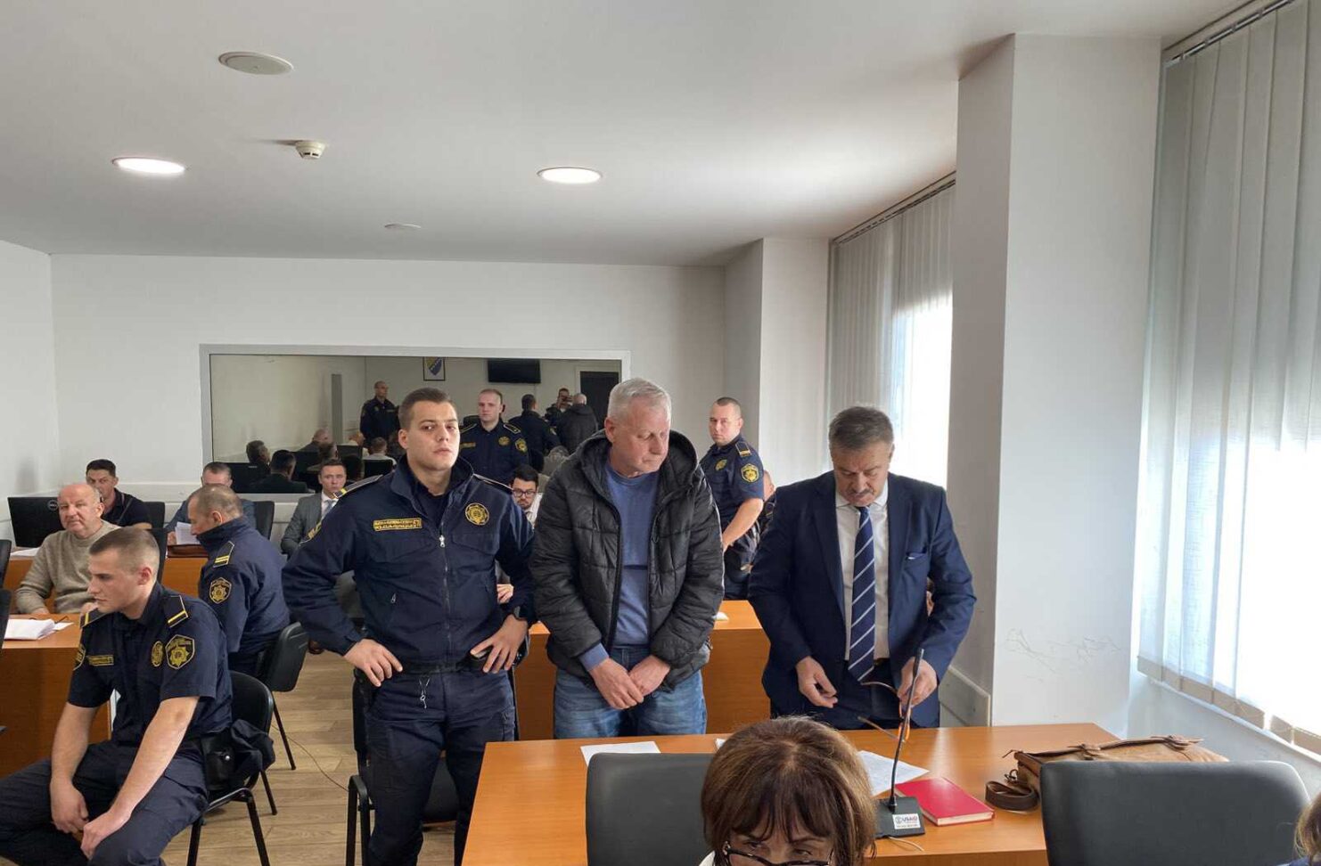 Pritvor zatražen za osam osoba zbog trgovine ljudima i seksualnog iskorištavanja maloljetnica, među njima i četiri policajca MUP-a TK