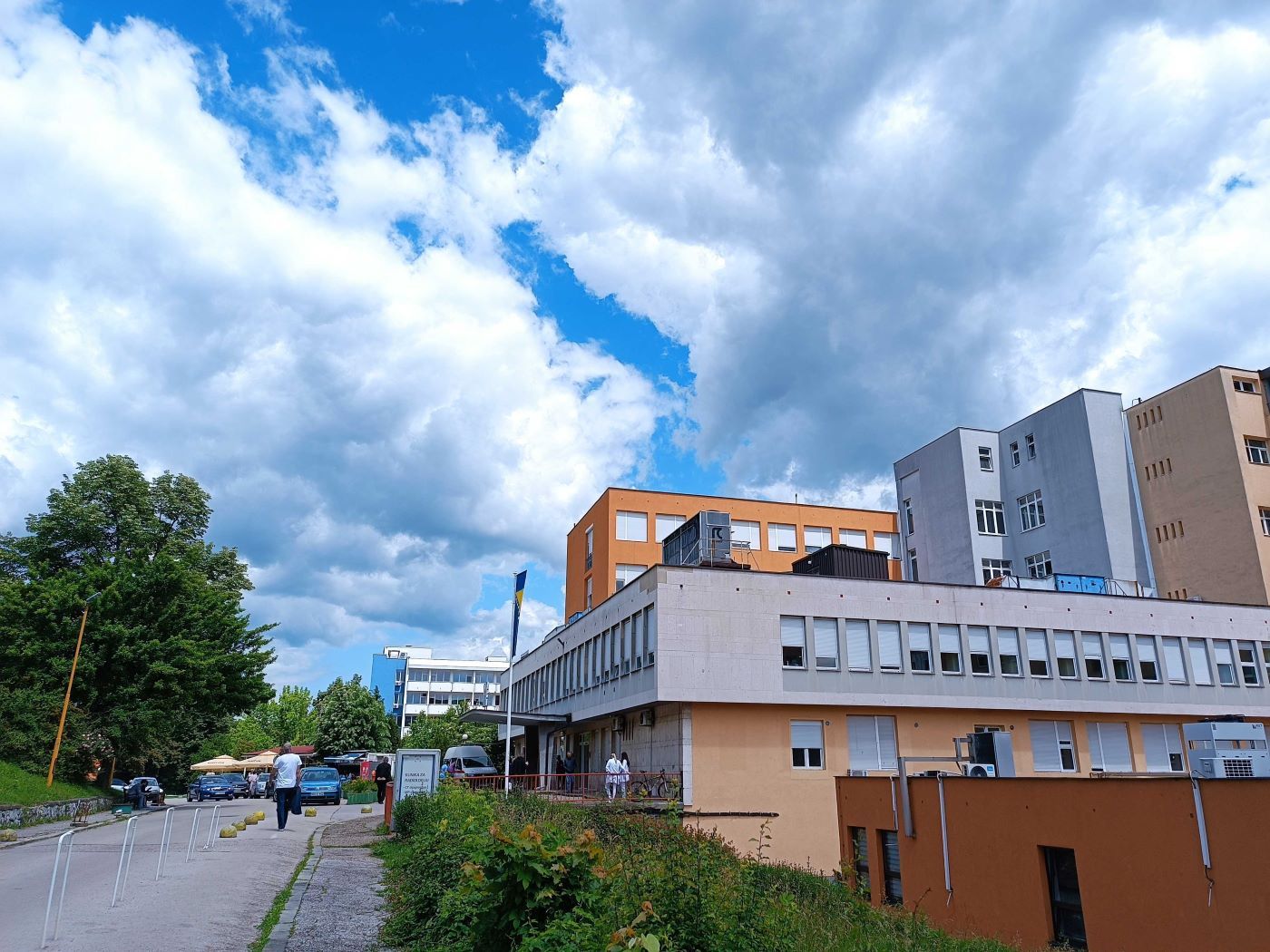 Stanje povrijeđenih u požaru u Tuzli: Svi pacijenti stabilni, jedna osoba na respiratoru