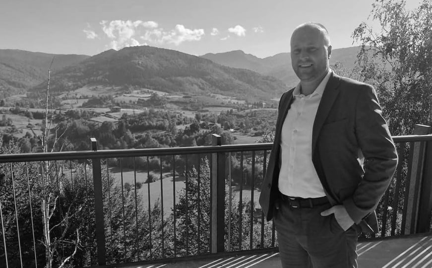 GV Tuzla usvojilo inicijativu za postuhmnu dodjelu Tuzlanske plakete Samiru Mustafiću