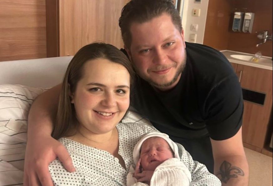 Dženeta je prva beba rođena u Austriji u 2026., roditelji porijeklom iz BiH: “Tata je želio da ide da gleda vatromet, ali onda se sve dogodilo iznenada”