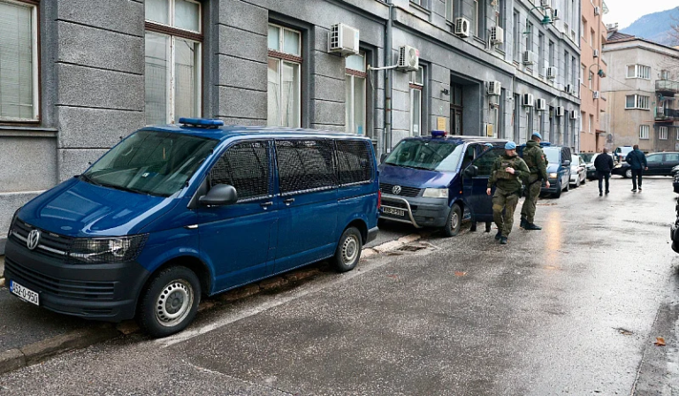 Privođenje osumnjičenih (Foto: S. S./Klix.ba)