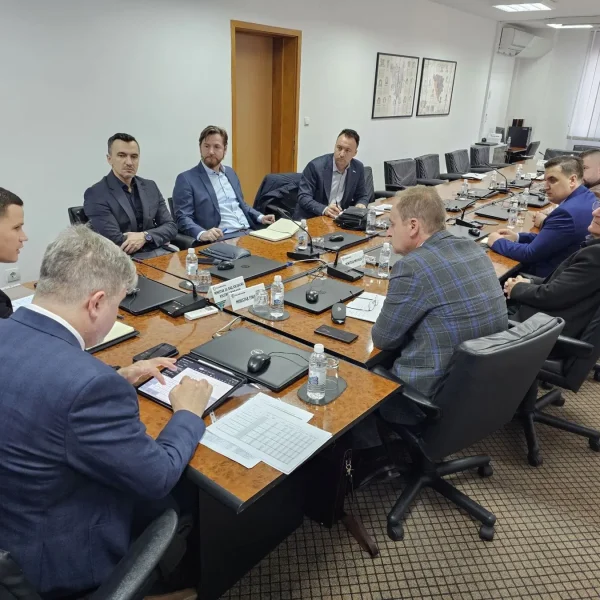 Vlada TK pokreće programe zbrinjavanja radnika Koksare Lukavac