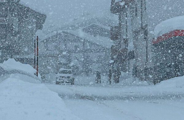 Zimsko nevrijeme paralizovalo Austriju, dramatične scene sa terena