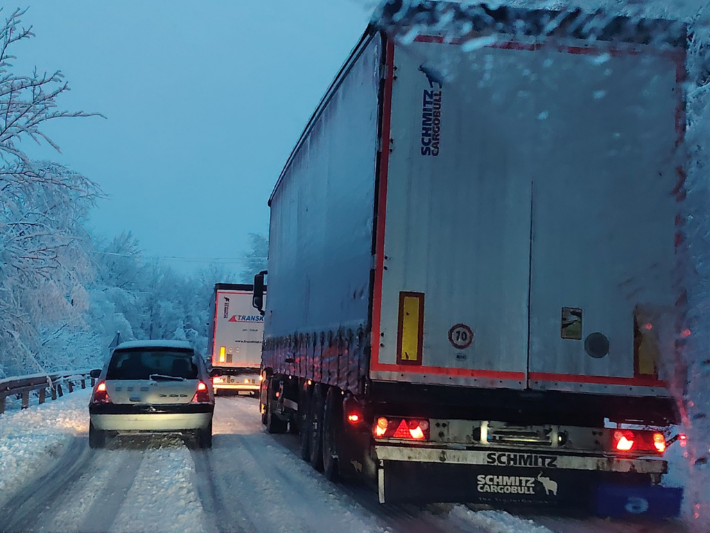 Obustavljen saobraćaj na putu Tuzla – Sarajevo