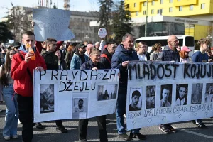 U Sarajevu je održano nekoliko protesta prethodnih dana u kojima se, između ostalog, traži i ostavka premijera KS Nihada Uka (Foto: T. S./Klix.ba)
