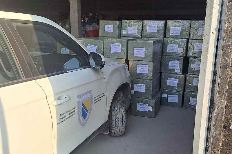 U Tuzli otkriven krijumčareni tekstil u kamionu s građevinskim materijalom, roba vrijedna 170.000 KM