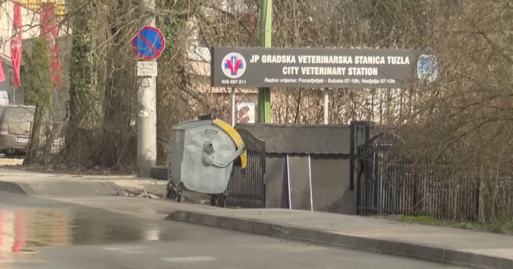 Trojica direktora javnih preduzeća zajedno imaju više od 200 godina, jedan na funkciji od 1982.