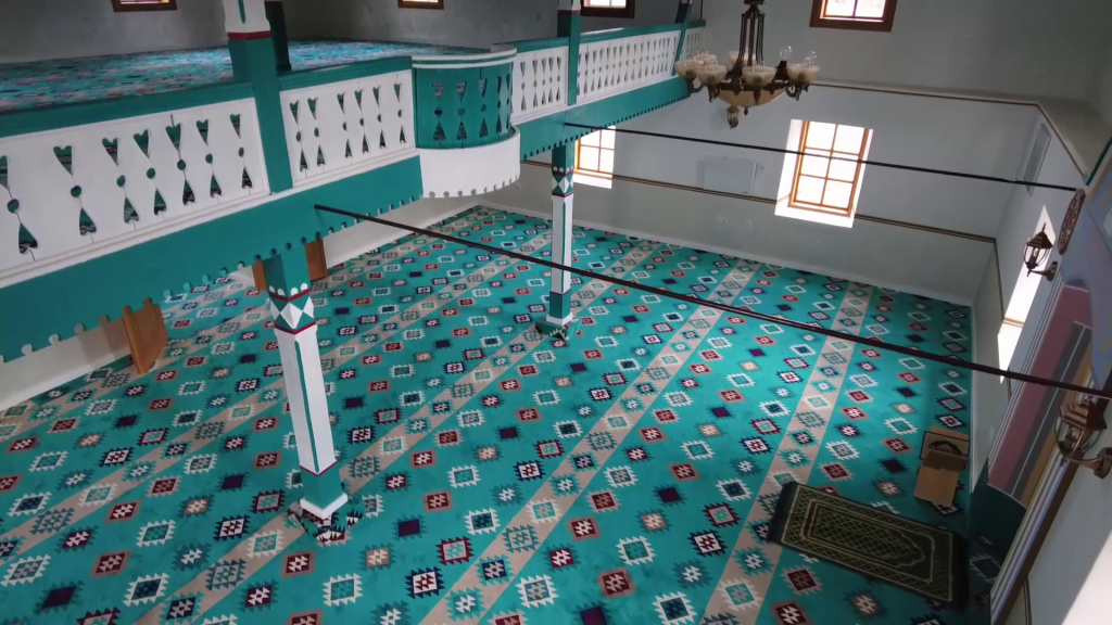 Unutrašnjost džamije u Rujnici, Zavidovići