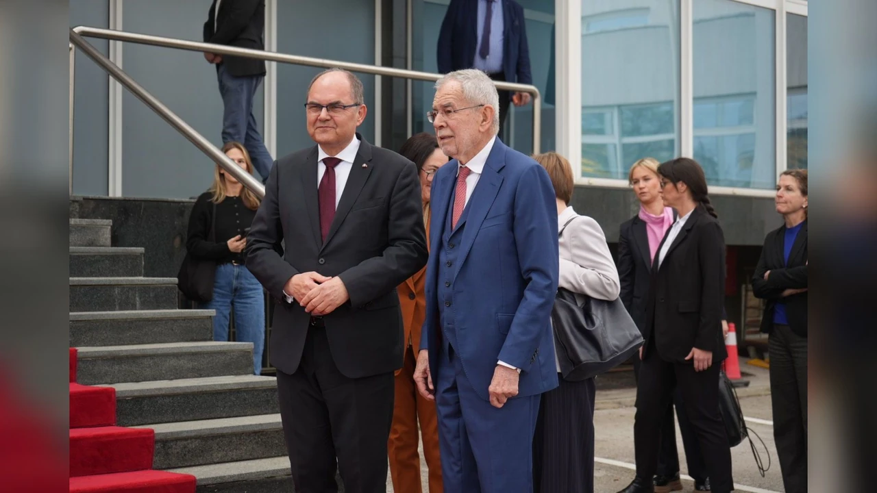 Schmidt nakon sastanka s Van der Bellenom: Obaveza bh. političara je da svima pokažu da nešto rade