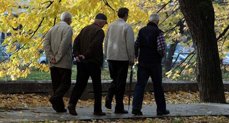 Lijepe vijesti za penzionere: Poznat termin isplate aprilskih penzija