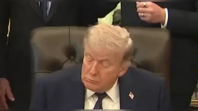 Novi incident u Bijeloj kući: Trump zaspao tokom sastanka!