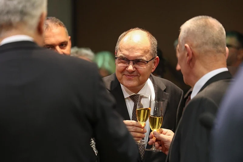 Odlazak Schmidta je prva stepenica, a izmještanje OHR-a naredni zahtjev na koji bošnjačka politika nije spremna