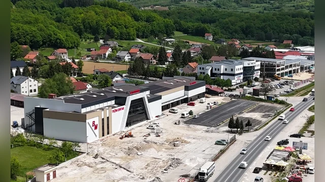 Veliki tržni centri niču kao gljive poslije kiša u ovom bh. gradu