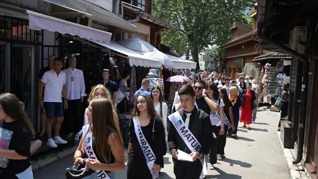 Matura u BiH kao luksuz: Jedna noć često ‘pojede’ cijelu prosječnu platu roditelja