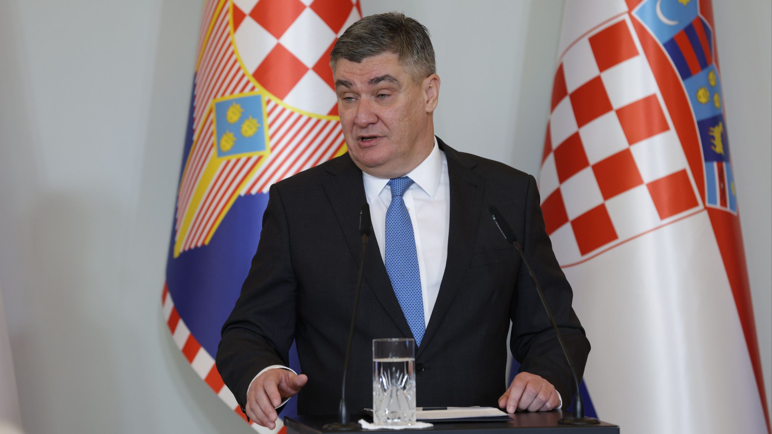Incident na Pantovčaku: Iz Ureda predsjednika Hrvatske istjeran Grlić Radmanov izaslanik!