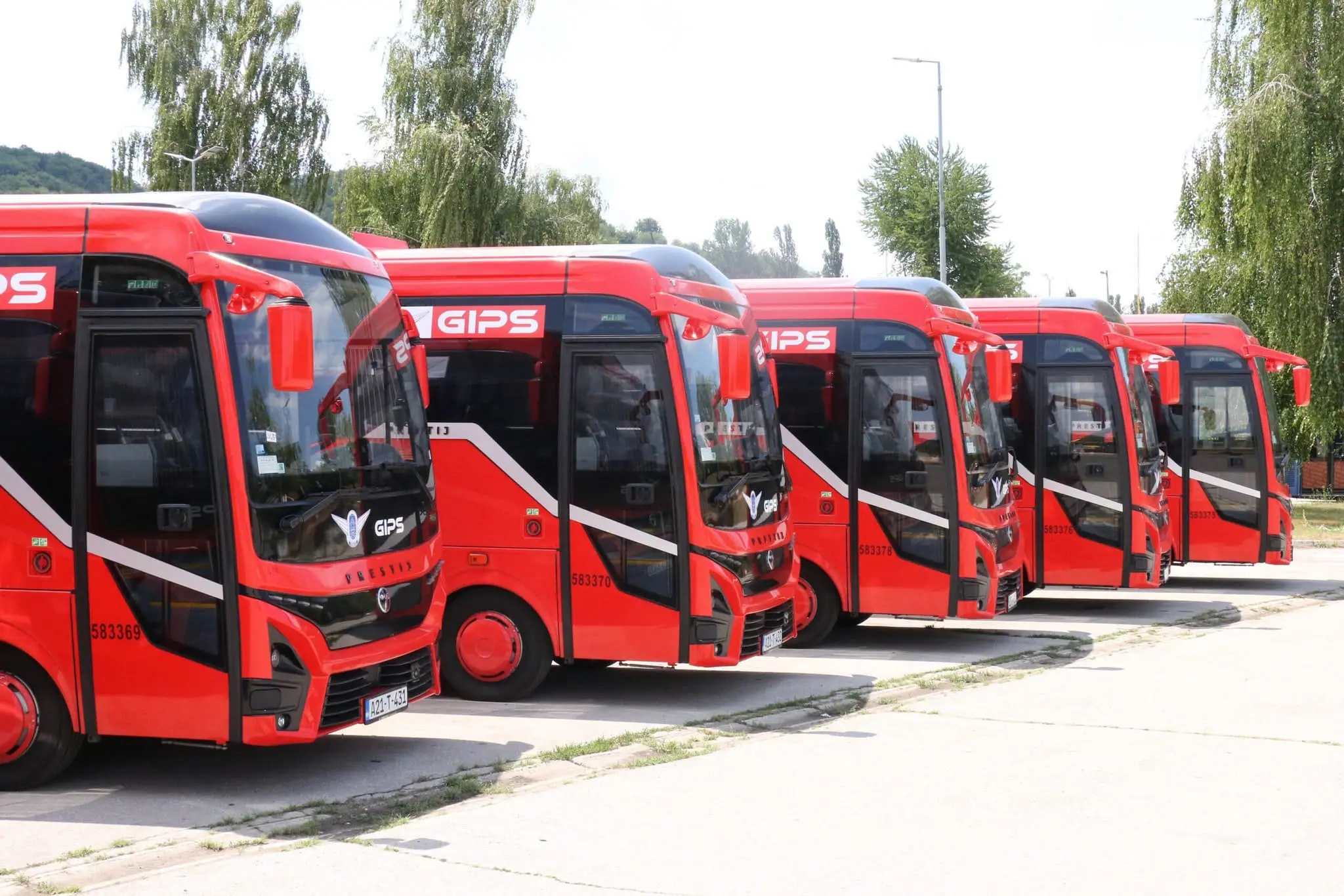 U Tuzlu stiglo prvih deset novih minibusa za gradski i prigradski prevoz