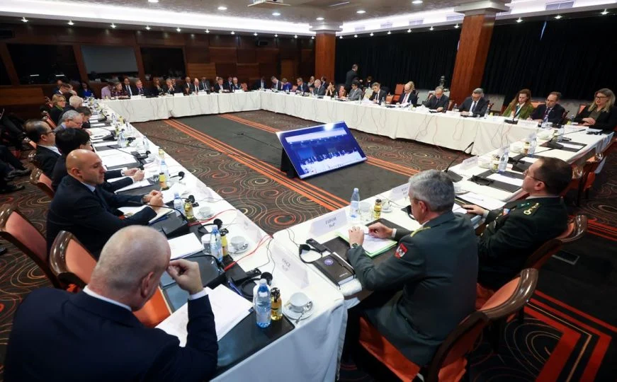 Učesnici sjednice PIC-a stigli u zgradu OHR-a: Na stolu bi danas trebalo biti i ime trećeg kandidata