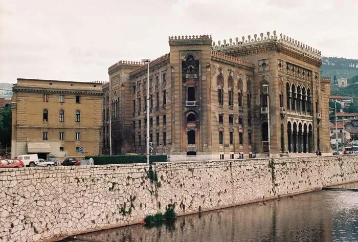 Spalili su je, ali se digla iz pepela: Vijećnica ostaje trajni spomenik pobjede nad agresijom