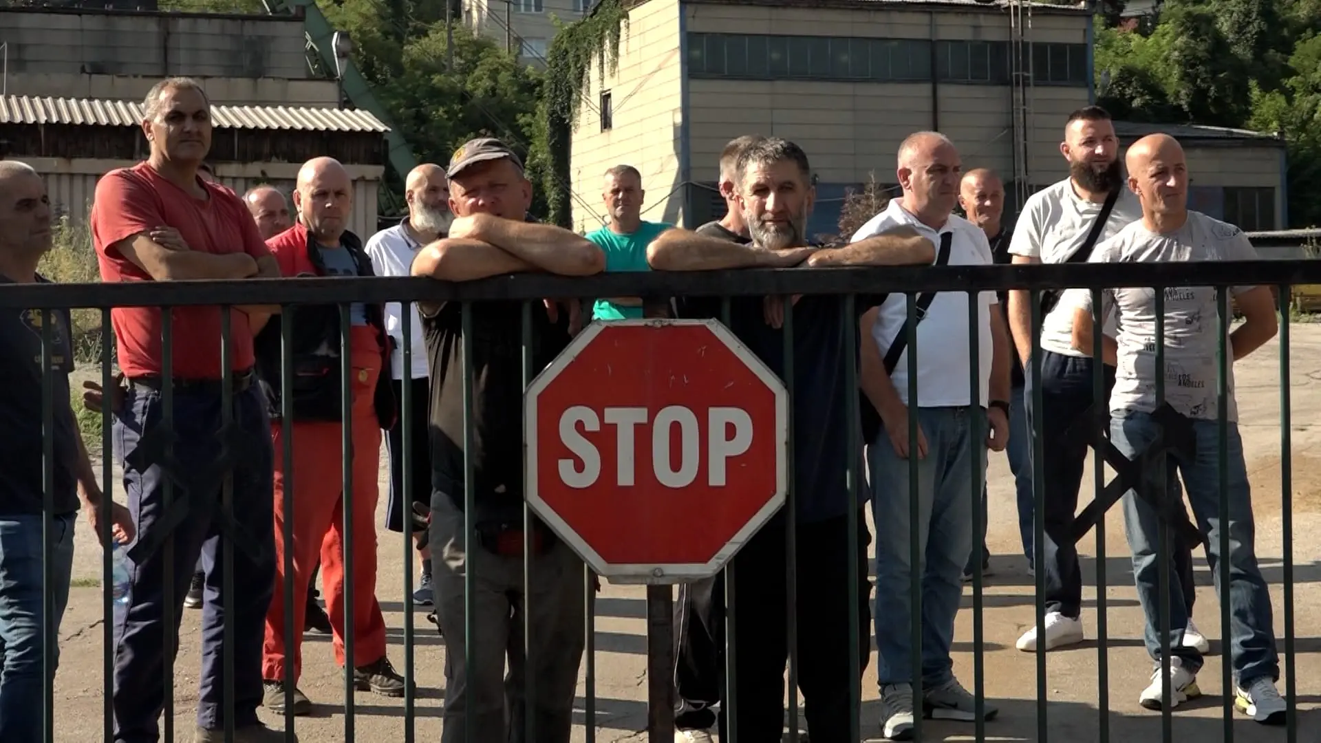 Zenički rudari treću noć proveli u jami Raspotočje, 11 radnika nastavlja protest